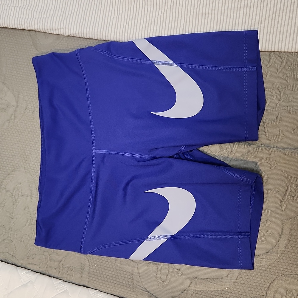 Nike shorts dri fit medium